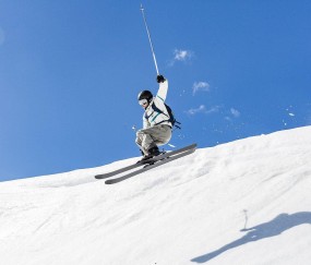 前意甲裁判发声，索扎执法米兰德比存争议，VAR团队选择再引质疑