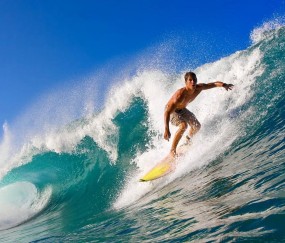 国家德比VAR风暴，争议点球与红牌冲突改写胜负剧本